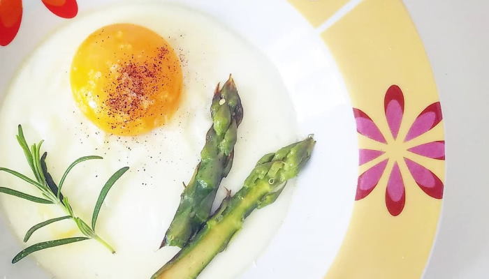 Ricetta Uova, Asparagi e Rosmarino